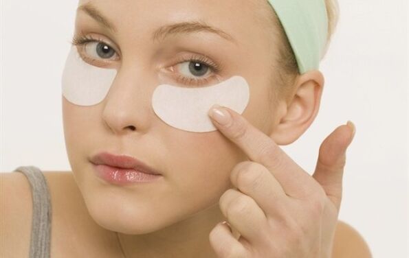 rejuvenation of the skin around the eyes with patches