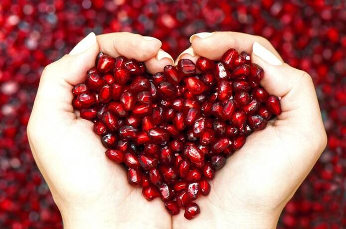 The oil obtained from pomegranate seeds will restore facial skin tone and protect against ultraviolet radiation. 
